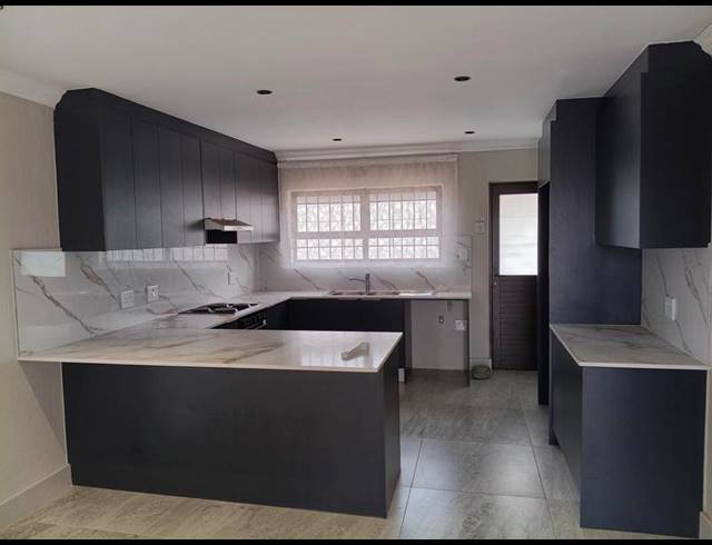3 BEDROOM PROPERTY TO RENT IN PEERLESS PARK NORTH